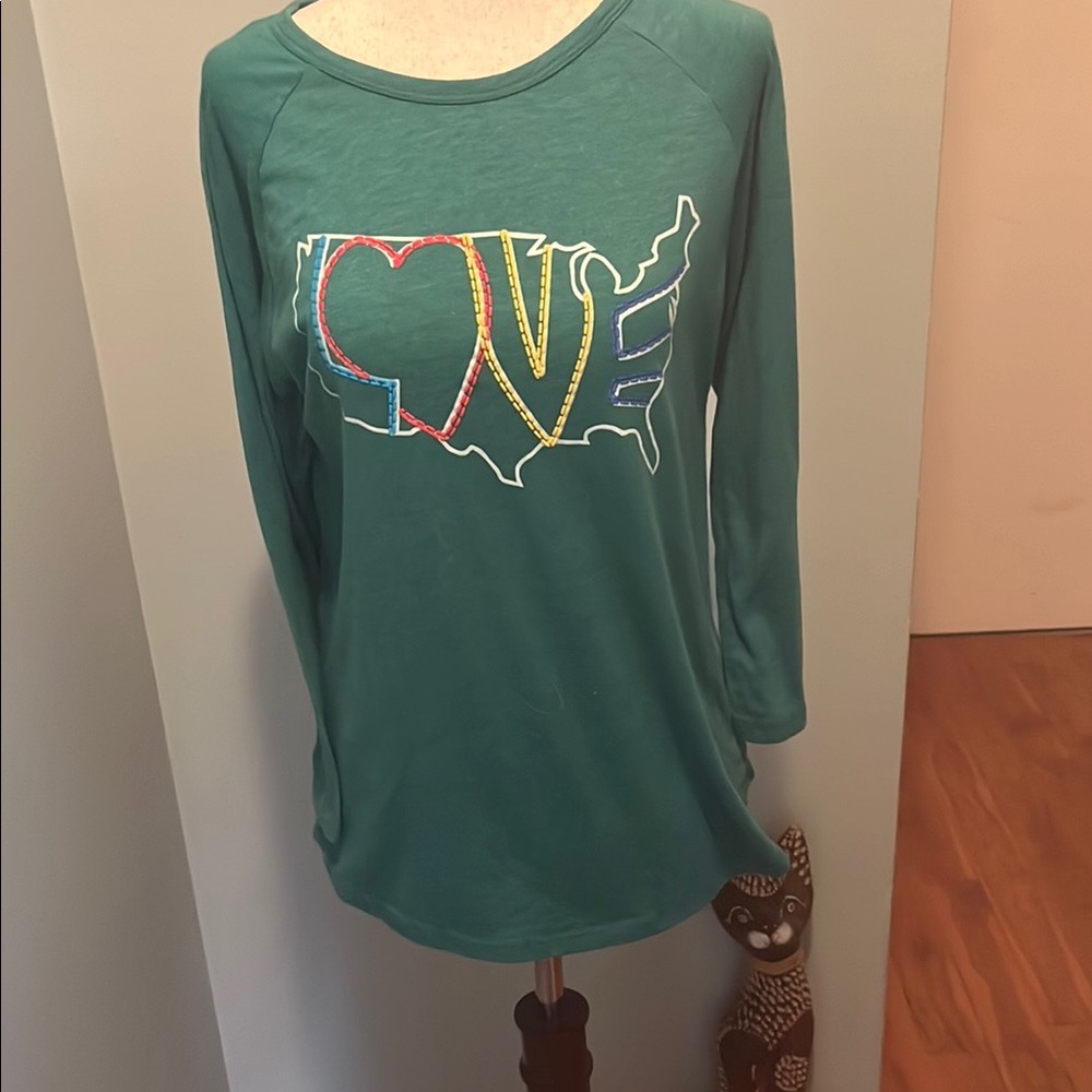 EV1 LOVE Green Graphic 3/4 Sleeve Relaxed Tee